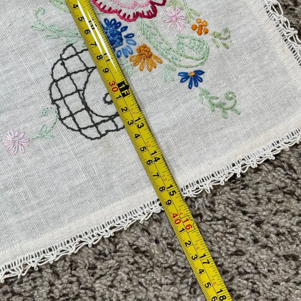 Vintage Hand Embroidered‎ Floral Linen Dresser Scarf Runner Crochet Lace Cottage